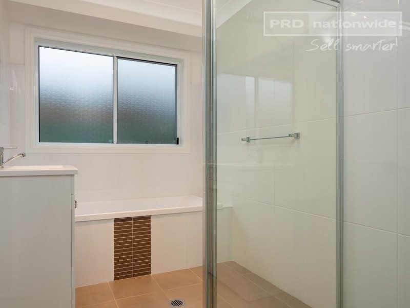 2/24 Hazelwood Drive, Forest Hill NSW 2651