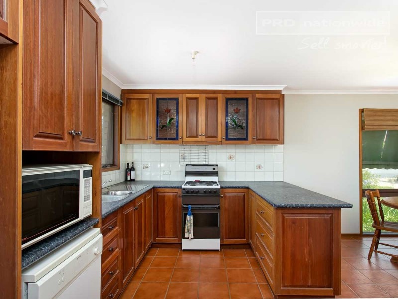 39 Pugsley Avenue, Estella NSW 2650