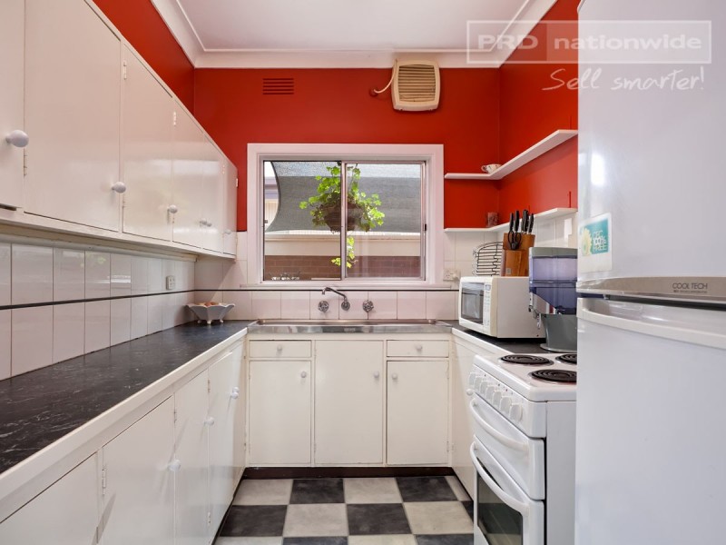 148 Lake Albert Road, Kooringal NSW 2650