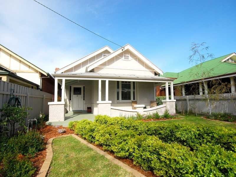 35 Thorne Street, Wagga Wagga NSW 2650
