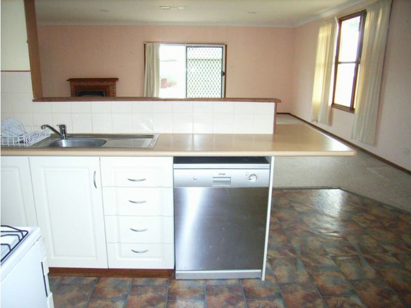 2 Fernleigh Road, Mount Austin NSW 2650