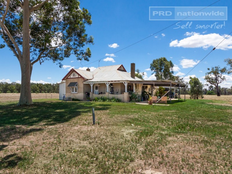 86 Roach Road, Moorong NSW 2650