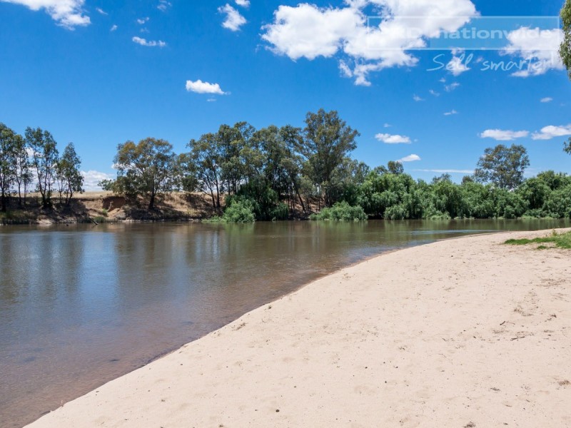 86 Roach Road, Moorong NSW 2650