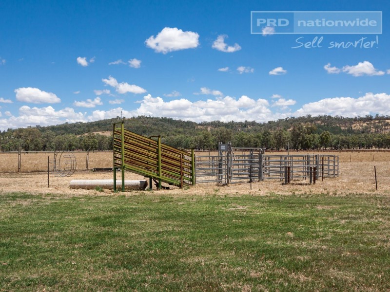 86 Roach Road, Moorong NSW 2650