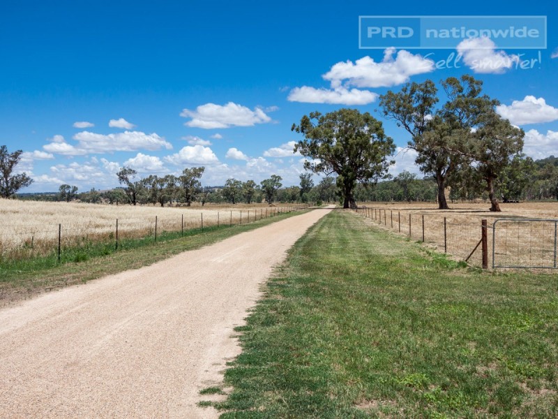 86 Roach Road, Moorong NSW 2650