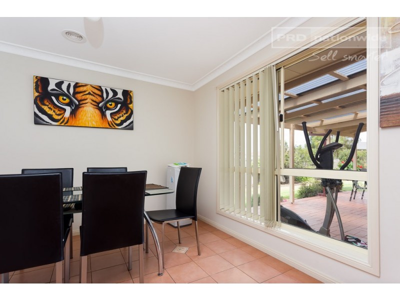 74 Yentoo Drive, Glenfield Park NSW 2650