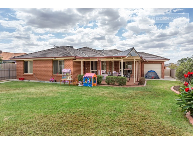 74 Yentoo Drive, Glenfield Park NSW 2650