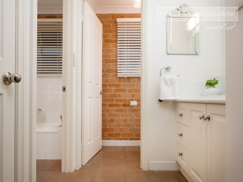 33 Lamilla Street, Glenfield Park NSW 2650