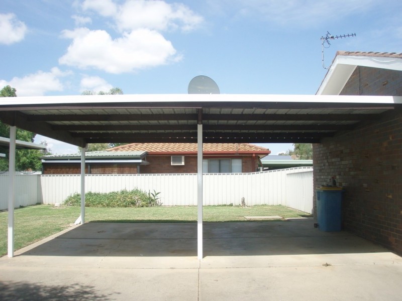 1/1 Nicholi Crescent, Lake Albert NSW 2650