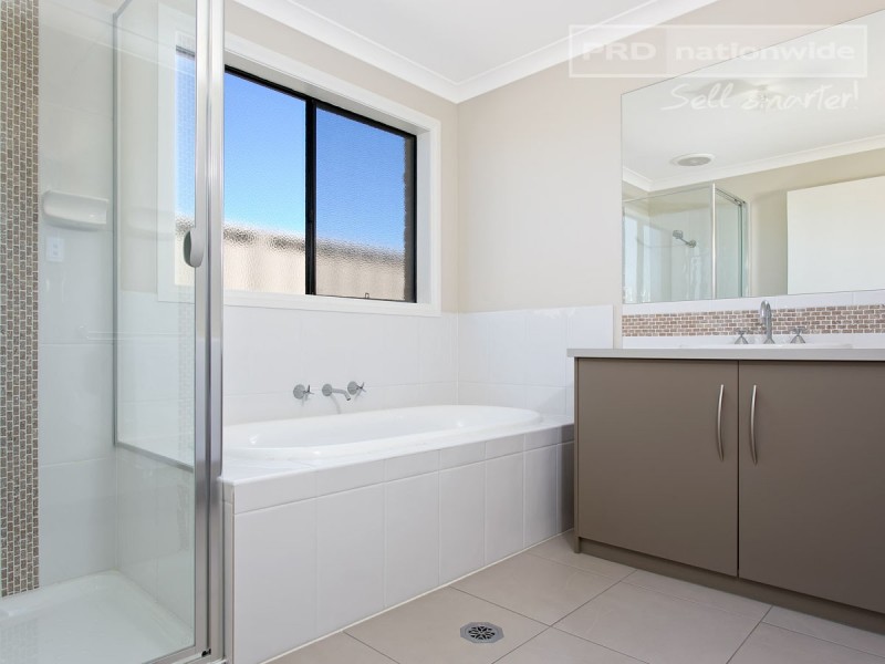 56 Grinton Avenue, Flowerdale NSW 2650