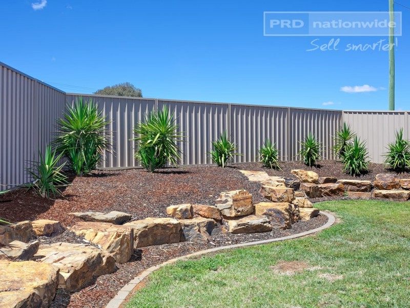 56 Grinton Avenue, Flowerdale NSW 2650