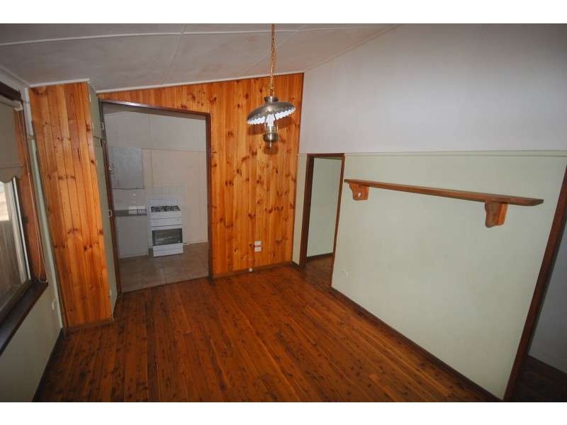 55 Phillip Avenue, Mount Austin NSW 2650
