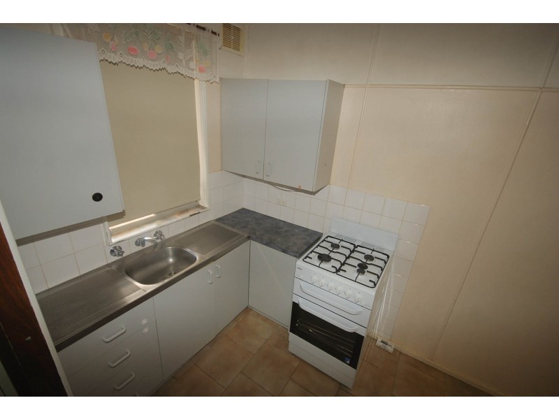 55 Phillip Avenue, Mount Austin NSW 2650