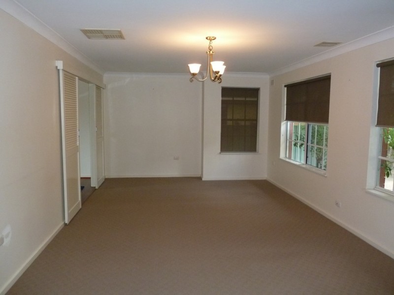 432 Lake Albert Road, Lake Albert NSW 2650