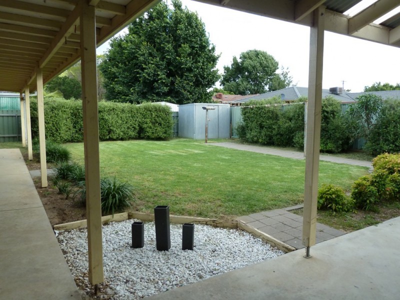 432 Lake Albert Road, Lake Albert NSW 2650