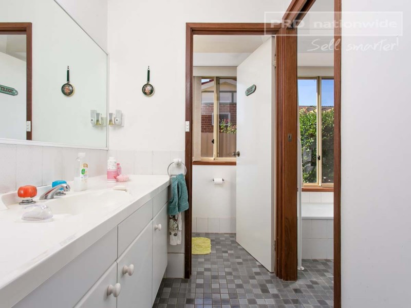 37 Overdale Drive, Bourkelands NSW 2650