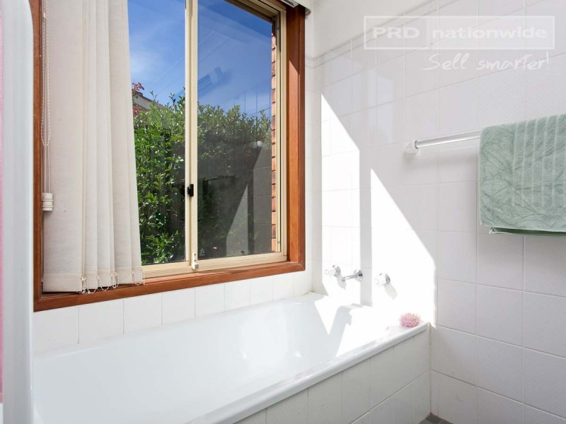 37 Overdale Drive, Bourkelands NSW 2650