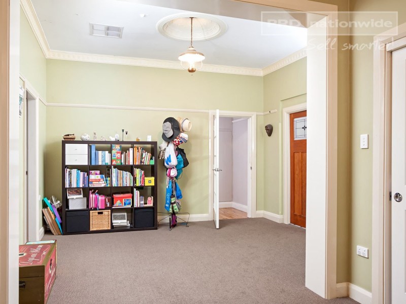 21 Oates Avenue, Wagga Wagga NSW 2650