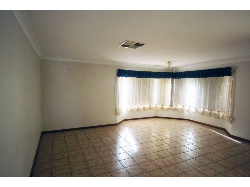 24 Kimberley Drive, Tatton NSW 2650
