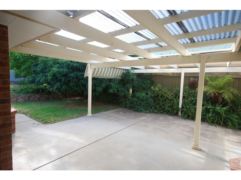 24 Kimberley Drive, Tatton NSW 2650