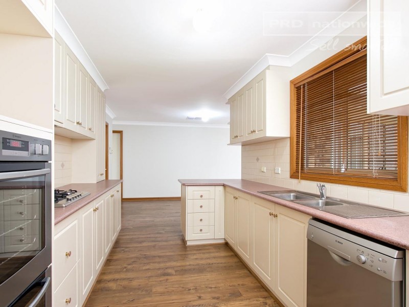 4 Wonkana Road, Glenfield Park NSW 2650