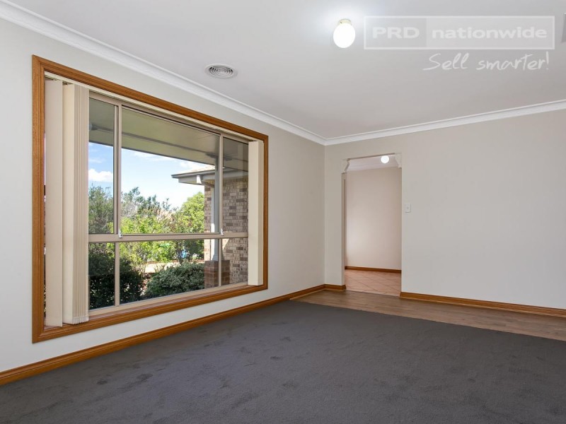 4 Wonkana Road, Glenfield Park NSW 2650