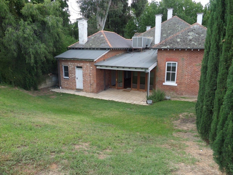 60 Gurwood Street, Wagga Wagga NSW 2650