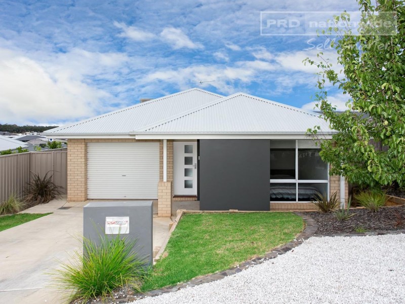 1/30 Osterley Street, Bourkelands NSW 2650