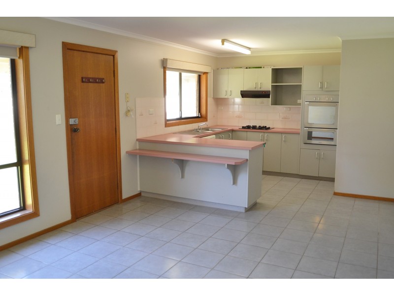 18 Doman Street, Estella NSW 2650