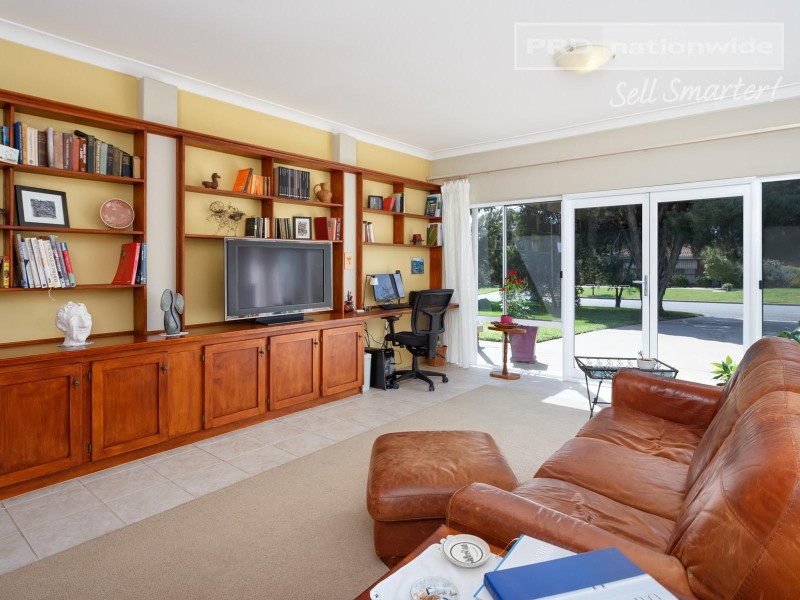 8 Goborra Street, Glenfield Park NSW 2650