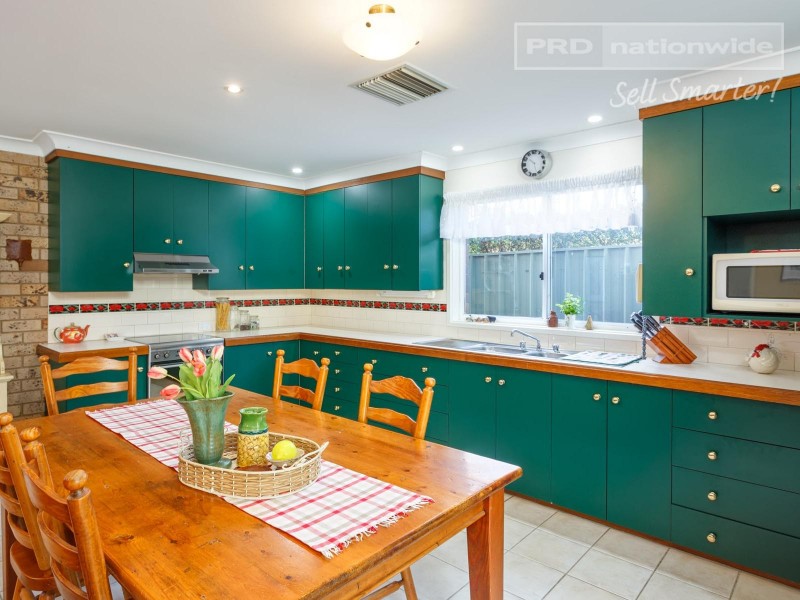 8 Goborra Street, Glenfield Park NSW 2650