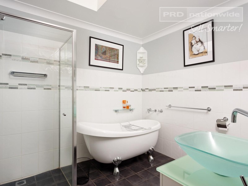 8 Goborra Street, Glenfield Park NSW 2650