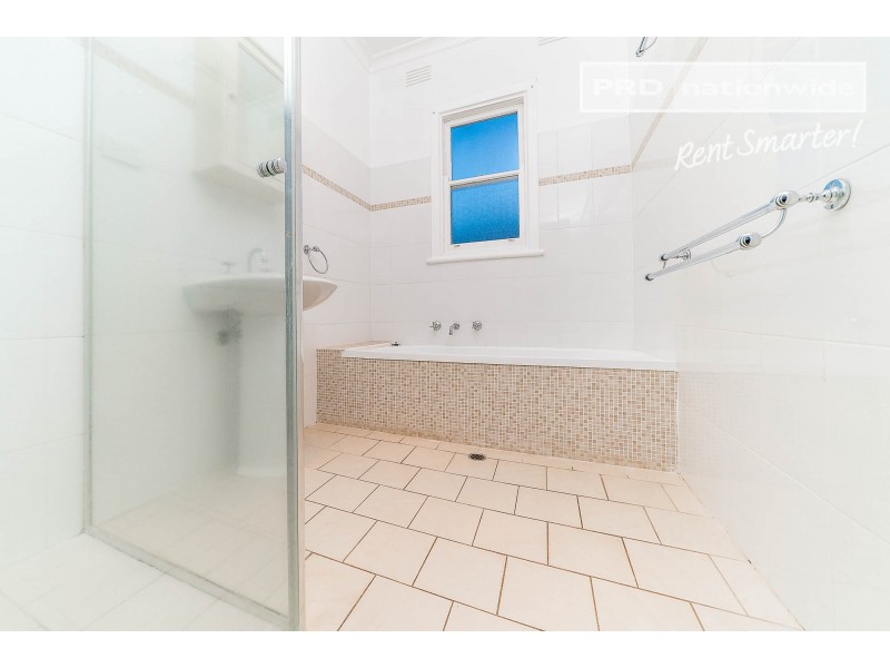 2 Rudd Street, Turvey Park NSW 2650