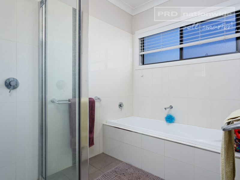 56 Messenger Avenue, Boorooma NSW 2650