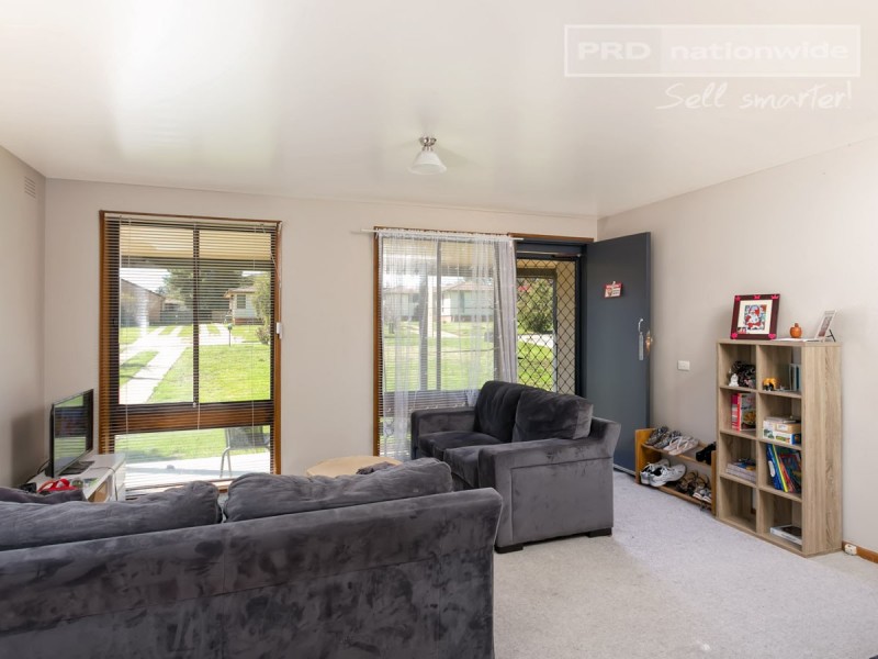 6 Callaghan Street, Ashmont NSW 2650