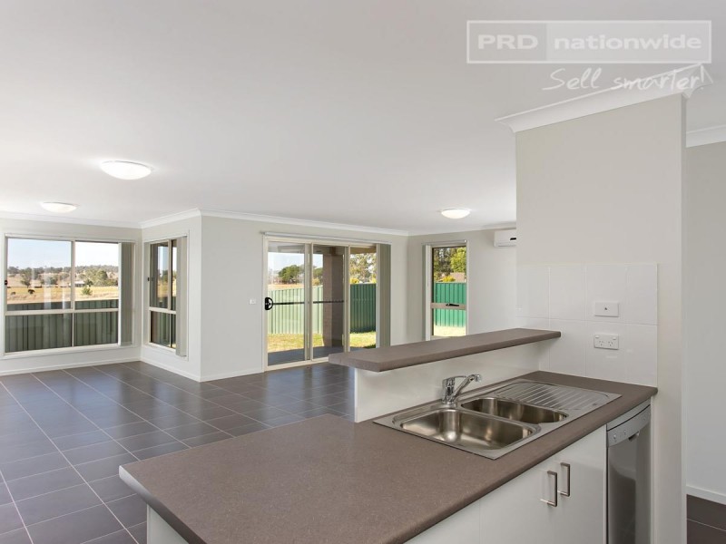 1 Protea Place, Forest Hill NSW 2651