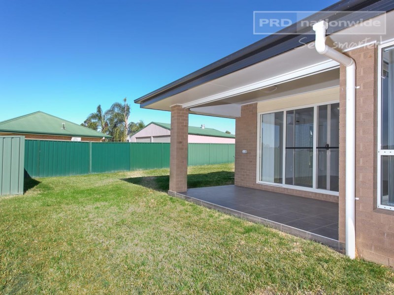 1 Protea Place, Forest Hill NSW 2651