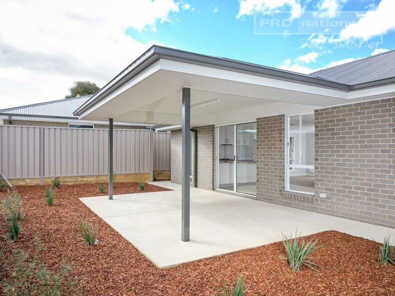 1/42 Breasley Crescent, Boorooma NSW 2650