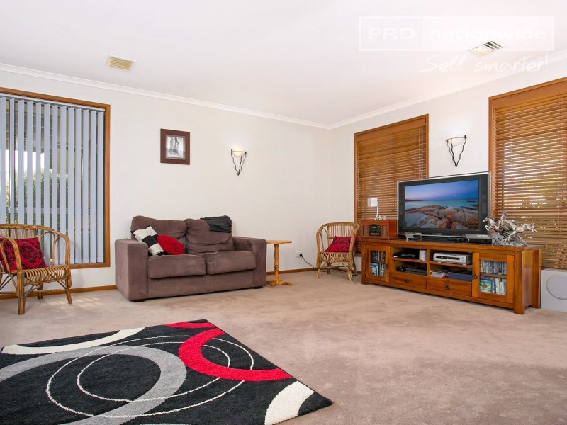 114 Kaloona Drive, Bourkelands NSW 2650