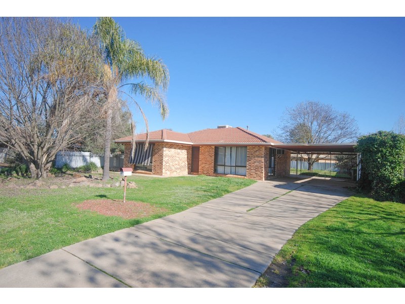 9 Incarnie Crescent, Wagga Wagga NSW 2650