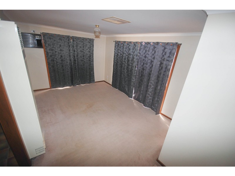 9 Incarnie Crescent, Wagga Wagga NSW 2650