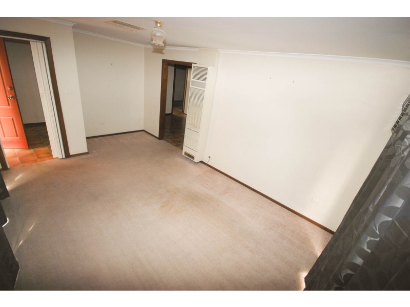 9 Incarnie Crescent, Wagga Wagga NSW 2650