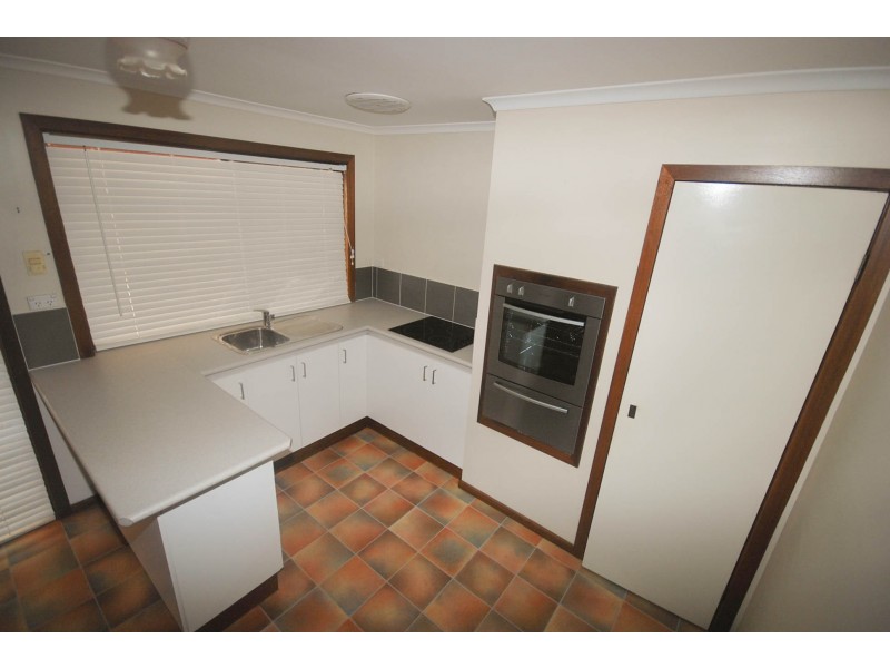 9 Incarnie Crescent, Wagga Wagga NSW 2650