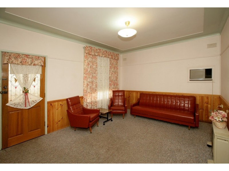 16 McDonough Avenue, Mount Austin NSW 2650