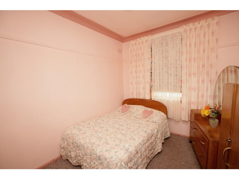 16 McDonough Avenue, Mount Austin NSW 2650