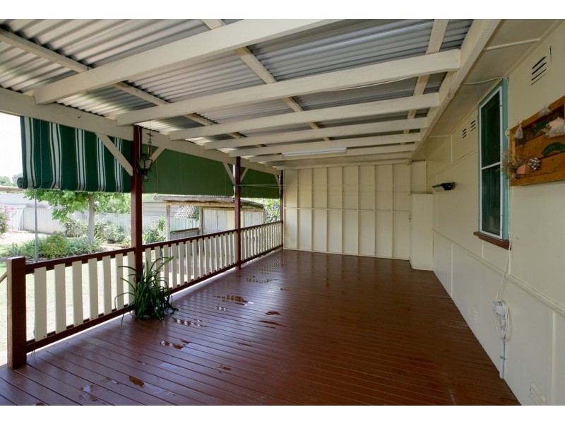 16 McDonough Avenue, Mount Austin NSW 2650
