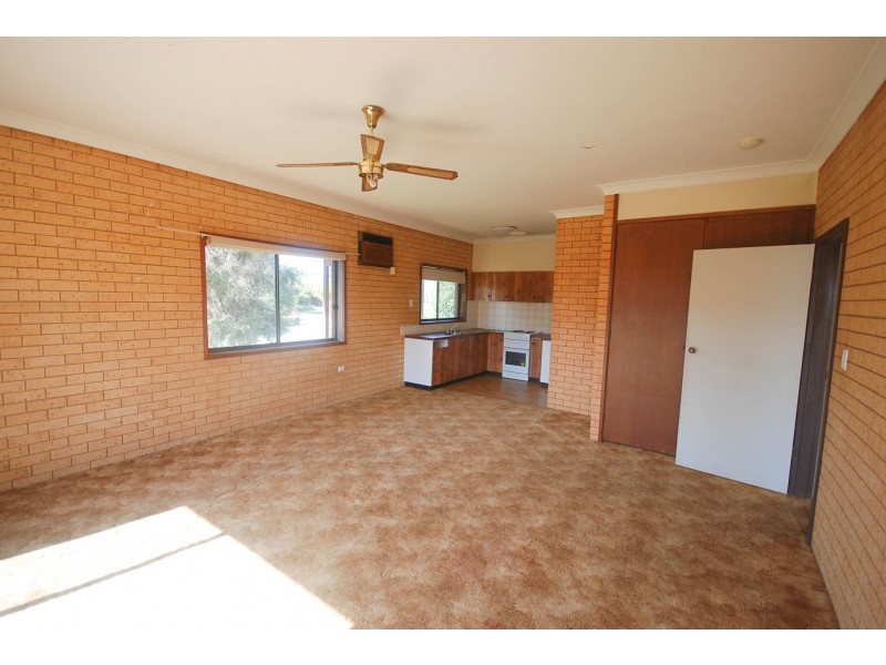 1/34 Keneally Street, Kooringal NSW 2650