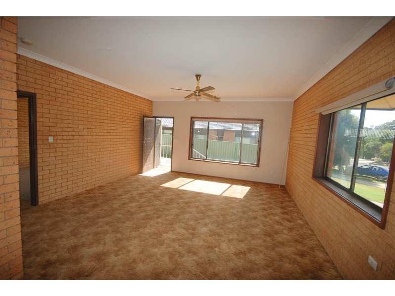 1/34 Keneally Street, Kooringal NSW 2650