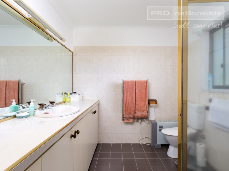 9 Dalkeith Avenue, Lake Albert NSW 2650