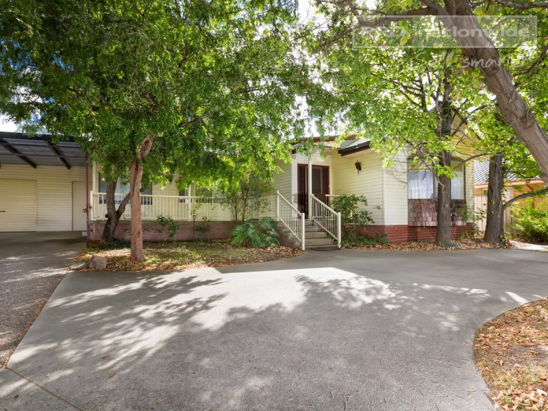 4 Plumpton Road, Kooringal NSW 2650